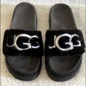UGG Slides